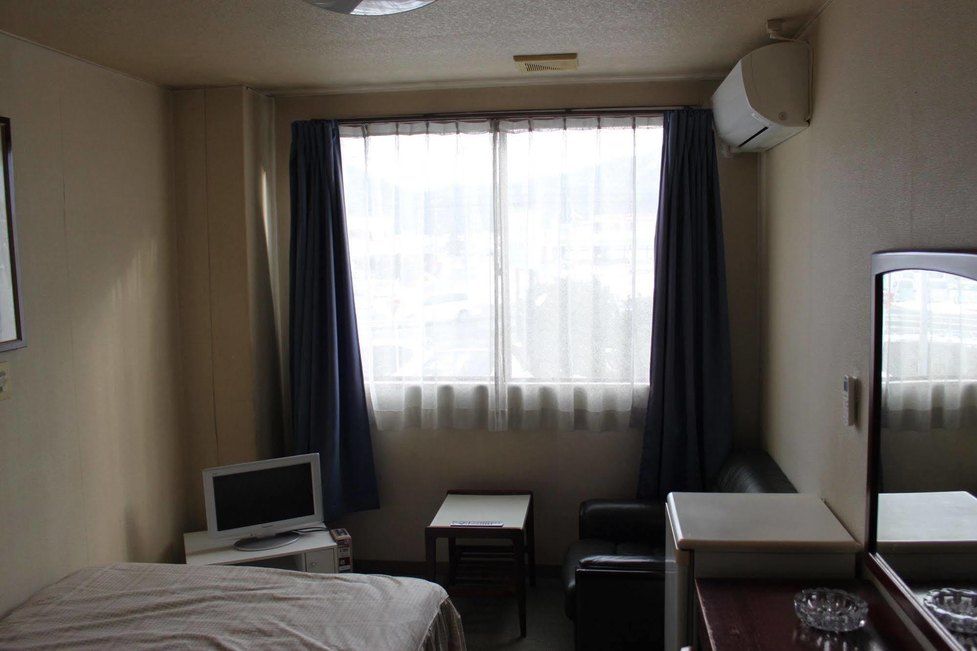 Business Hotel Fujimi Fujiyoshida Exterior foto